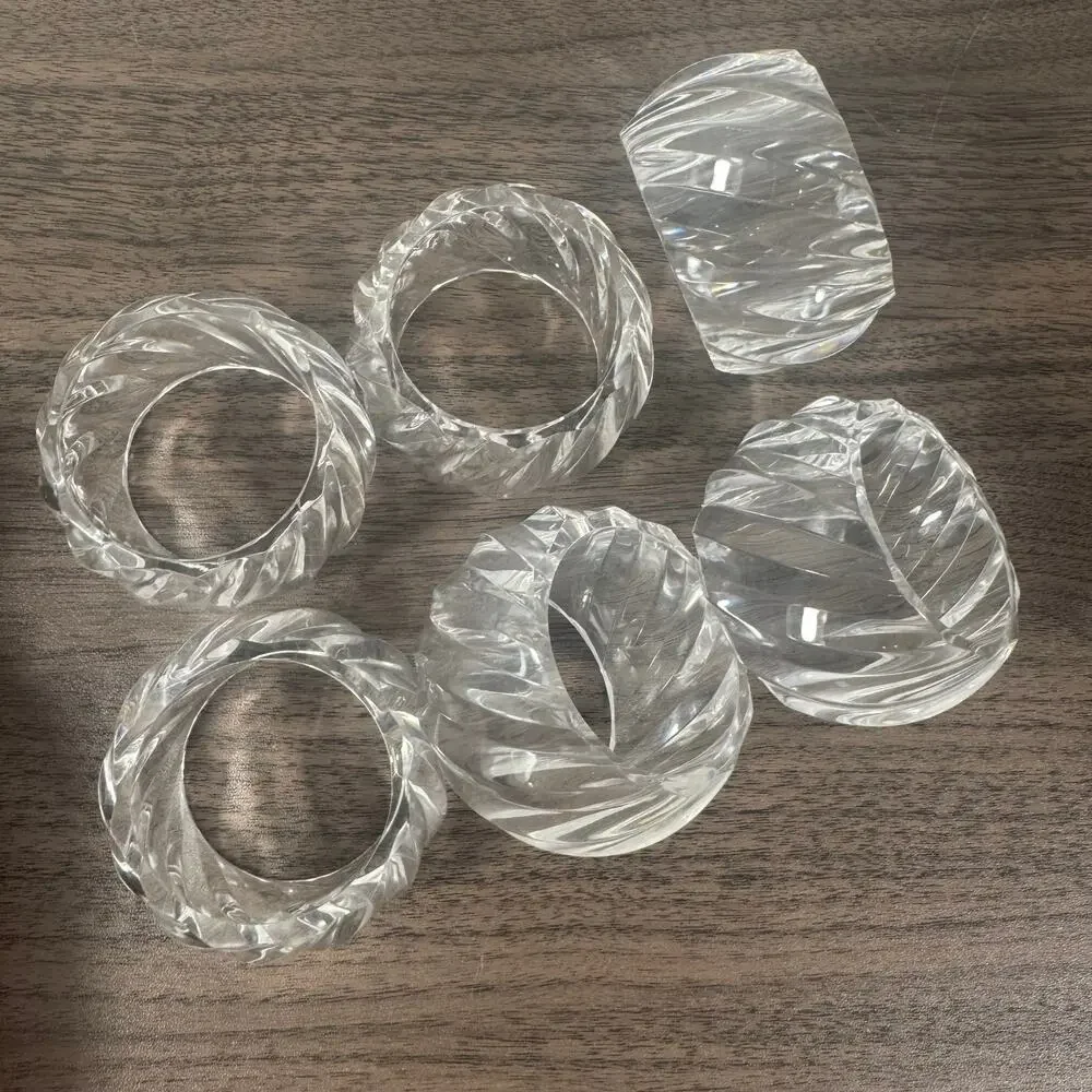 Set of Six Clear Acrylic‎ Twisted Napkin Rings – Modern Elegant Table Decor